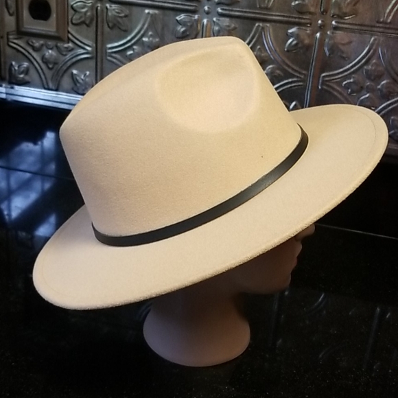 ?NWOT Wide Brim Fedora
